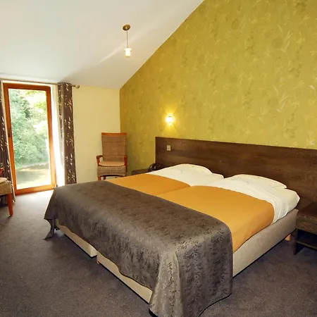 ホテル Hotel/restaurant A La Ferme 3*