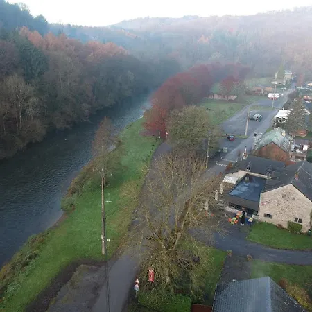 Hotel/restaurant A La Ferme フェリエール