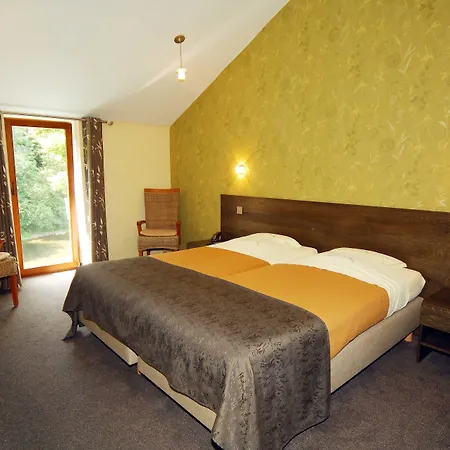 Hotel/restaurant A La Ferme ホテル 3*