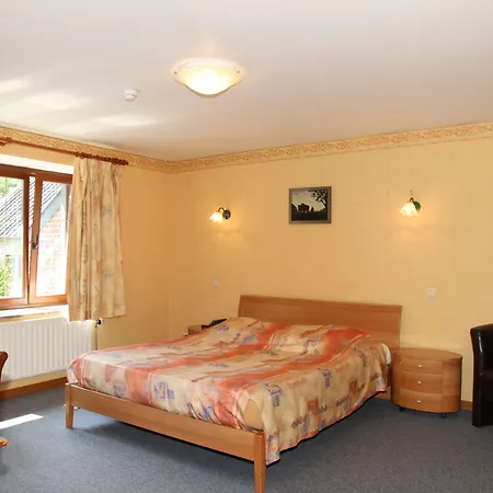 Hotel/restaurant A La Ferme ホテル フェリエール