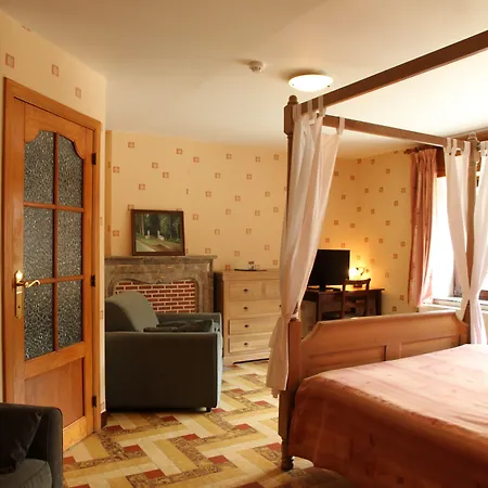 Hotel/restaurant A La Ferme 3* フェリエール