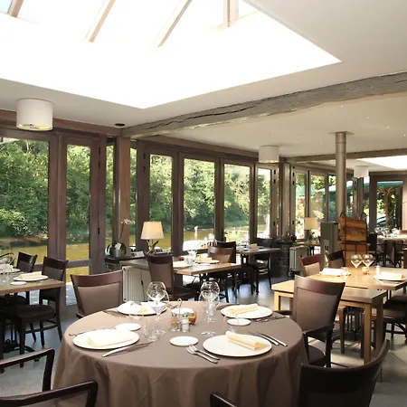 Hotel/restaurant A La Ferme フェリエール