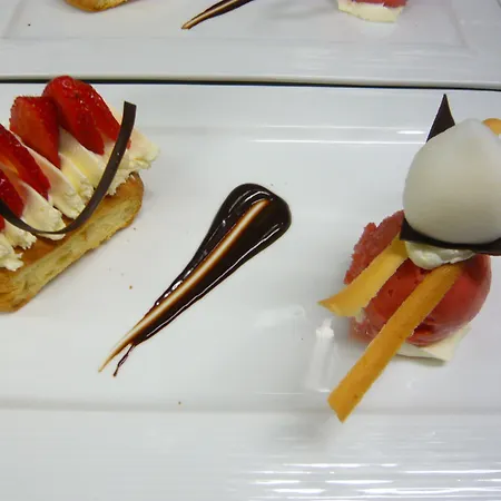 Hotel/restaurant A La Ferme ホテル 3*