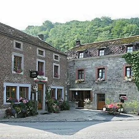 Hotel/restaurant A La Ferme 호텔 페리에르