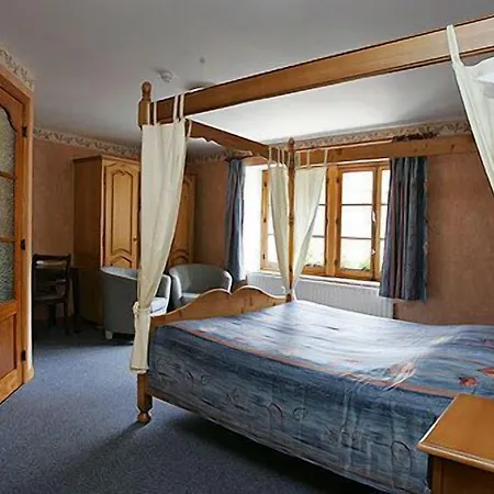 Hotel/restaurant A La Ferme ホテル