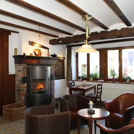 Hotel/restaurant A La Ferme מלון פרירס